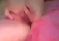 Sexy body fingers her pussy until she squirts